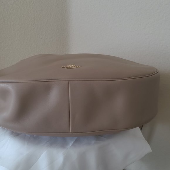 COACH Mae Nomad Hobo/Crossbody Glovetanned Leather NWT - Picture 5 of 14